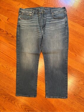 American Eagle Outfitters Men's Medium Wash Straight Jeans